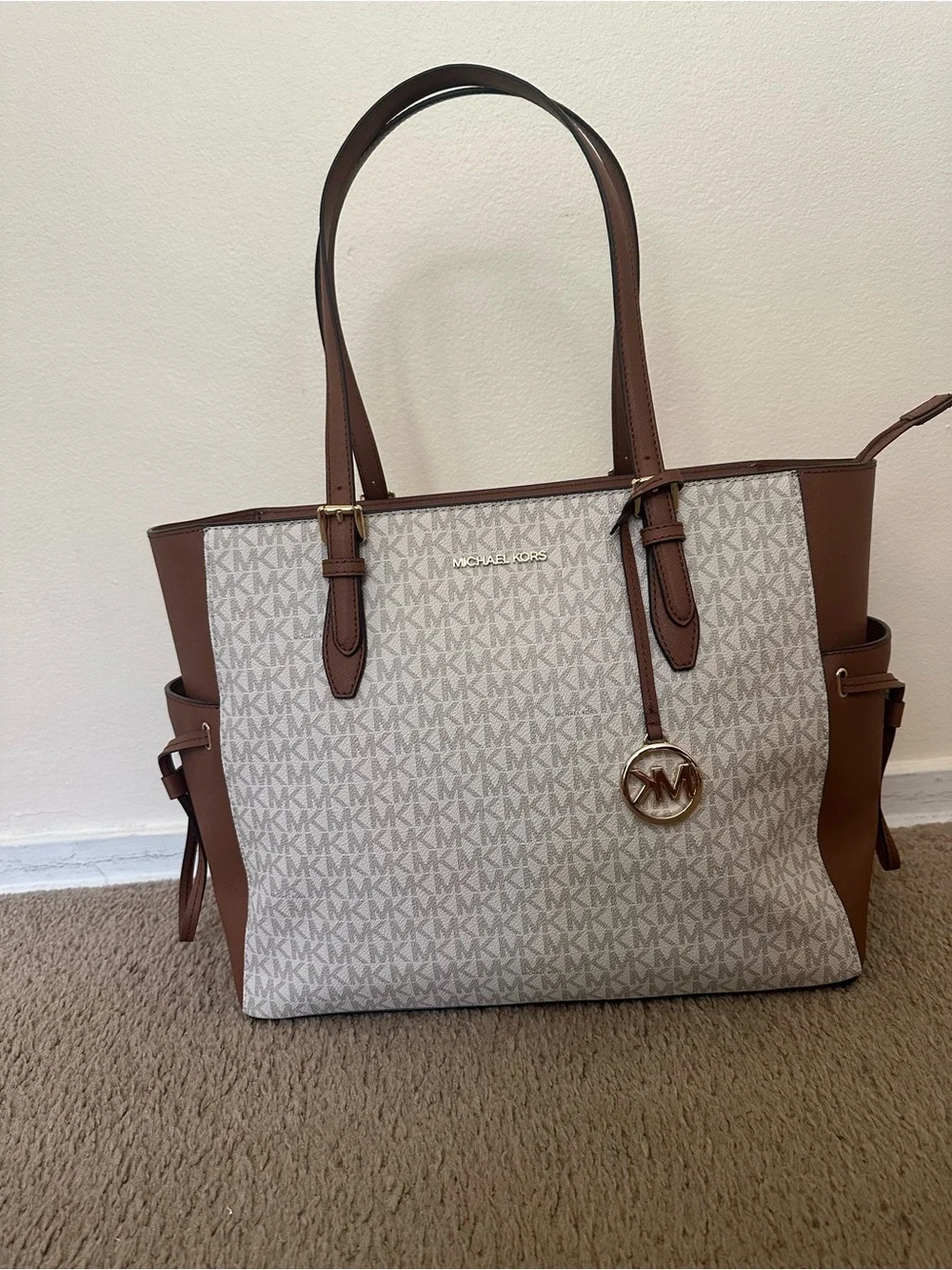 NWT Michael Kors Gilly Large Drawstring Travel Tote